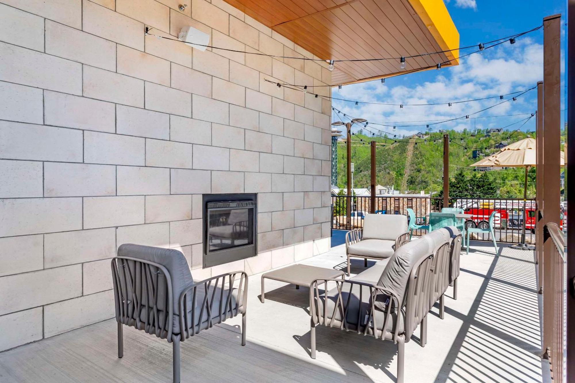Comfort Suites Gatlinburg Downtown-Convention Center Εξωτερικό φωτογραφία